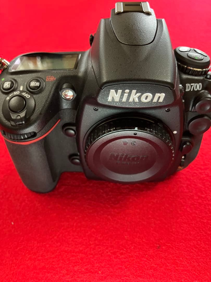 衝撃　新春大特価！　これが新品同様　Ｄ700 Ｓ数2003回　24-85mmＥＤ