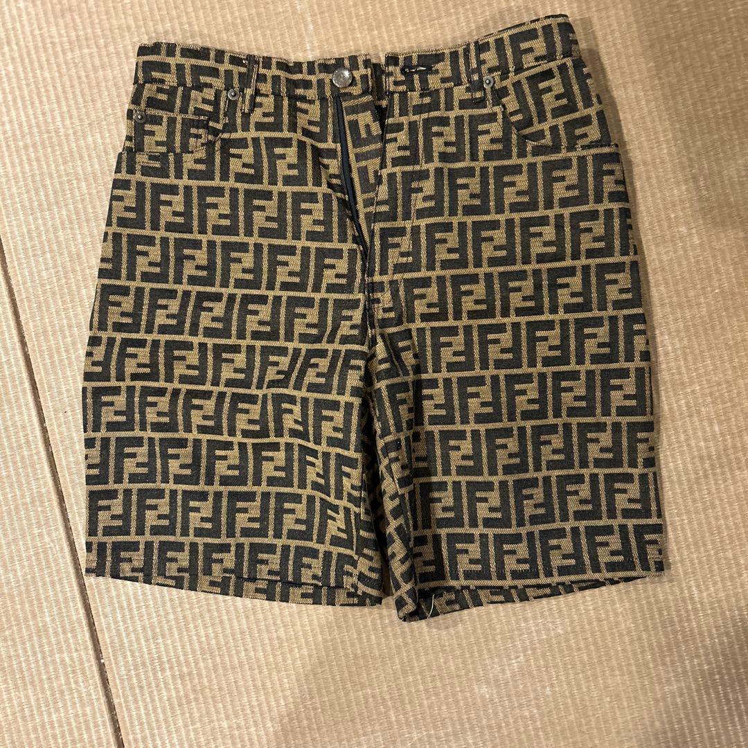 Fendi ロゴプリント ショートパンツ