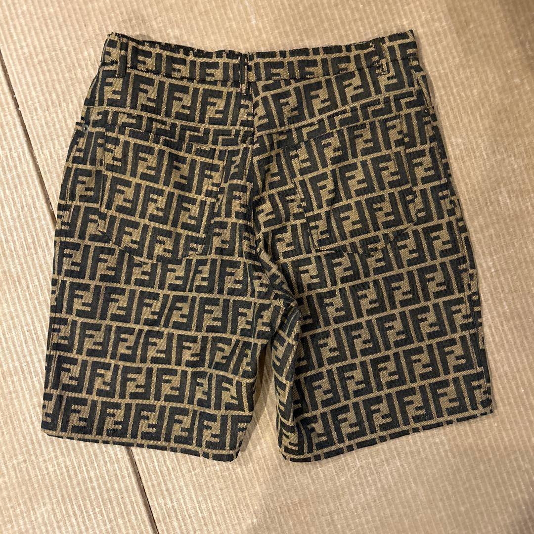 Fendi ロゴプリント ショートパンツ