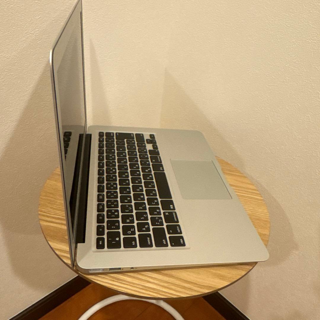 MacBook Air 2025 10月 emc2925