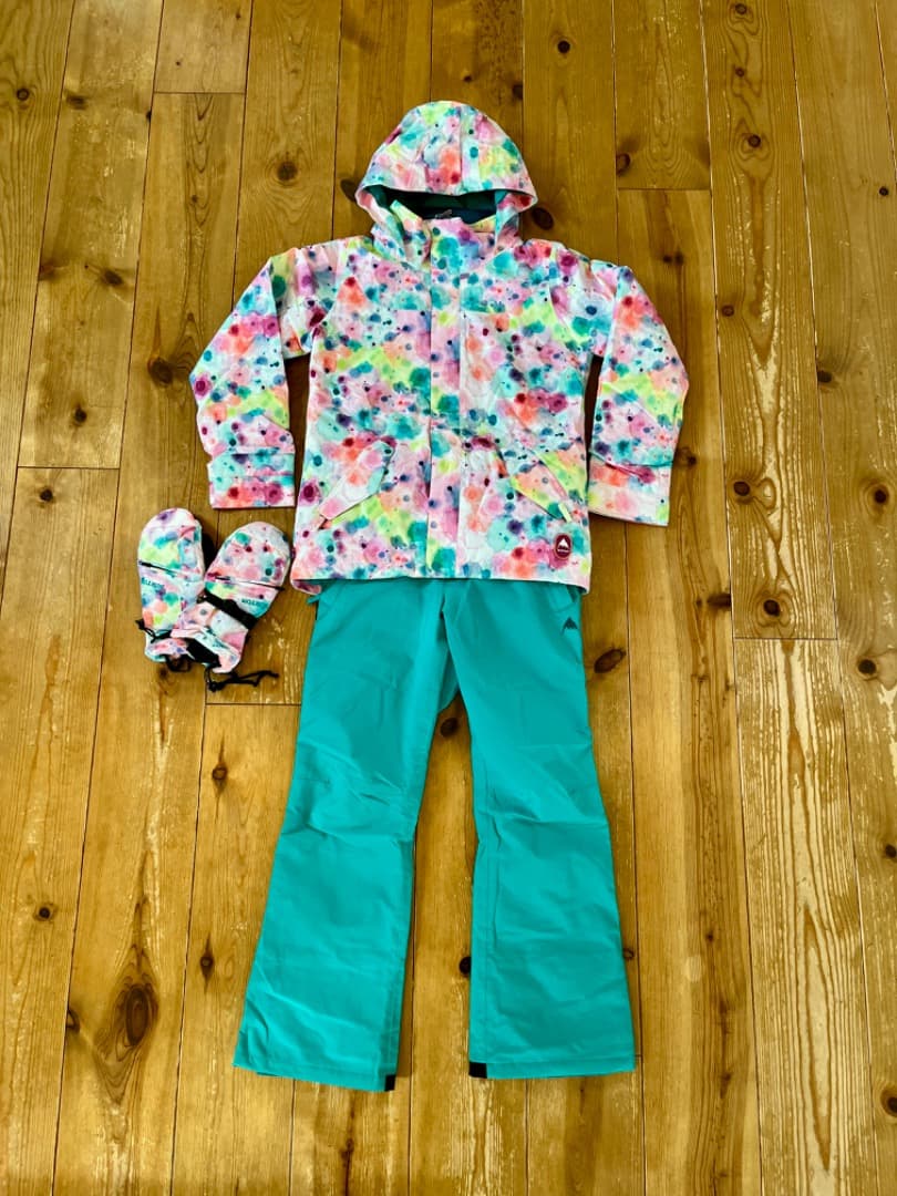 【青天時2回のみ使用の超美品！】バートン ウェア キッズ レディース グローブ付