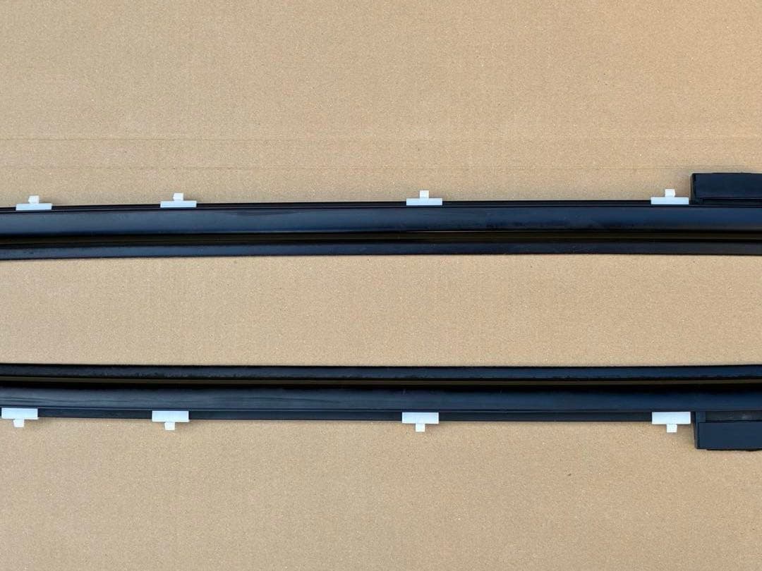 スズキカプチーノ　ドアアウタウェザストリップ