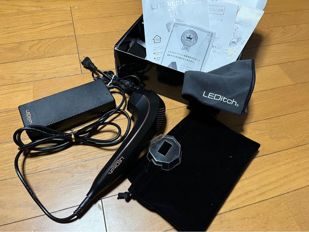 【正規購入品】LEDitch 美顔器 LED機能搭載 収納ポーチ付き
