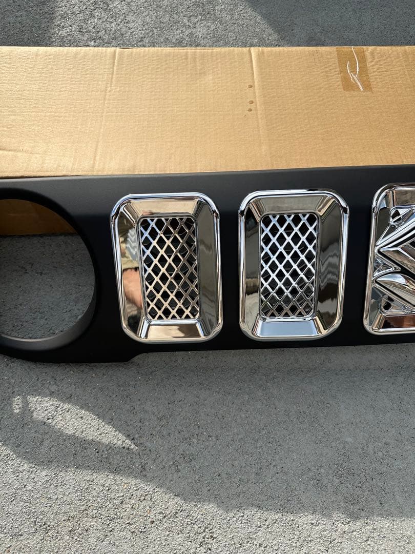 ジムニー JB64 JB74 用 フロントグリル スズキエンブレム付