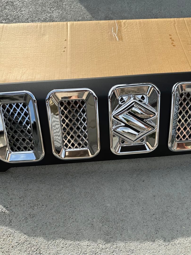 ジムニー JB64 JB74 用 フロントグリル スズキエンブレム付