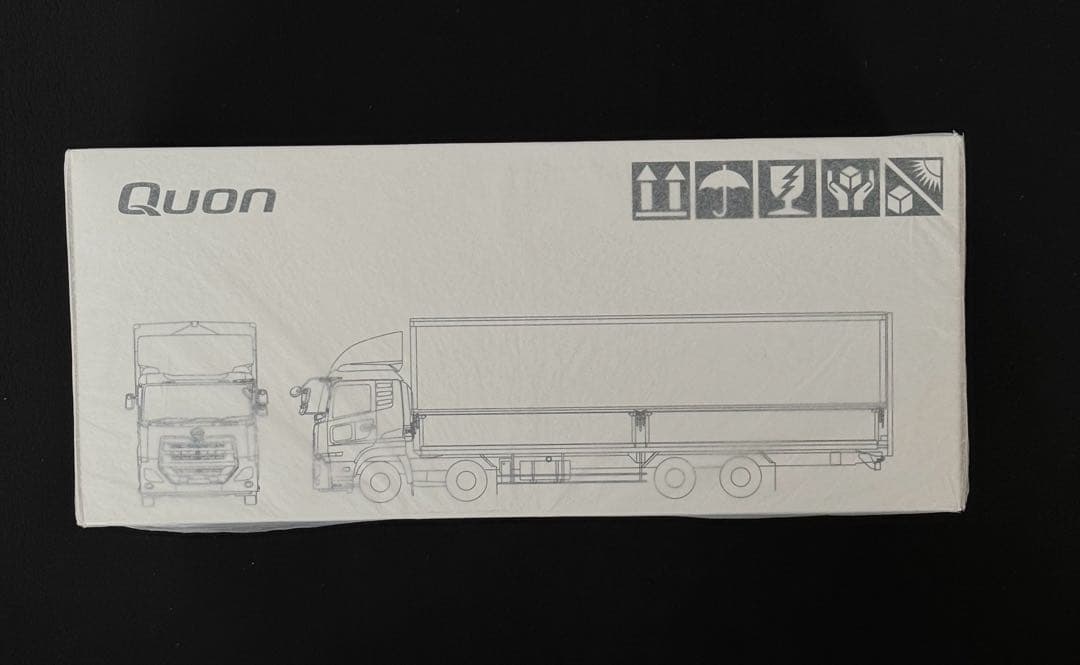UDトラックス Quon ミニカー 東京モビリティショーで発売