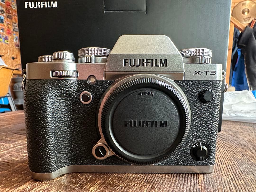 Fujifilm X-T3ミラーレスカメラ18-55㎜レンズハーフレザーケース付