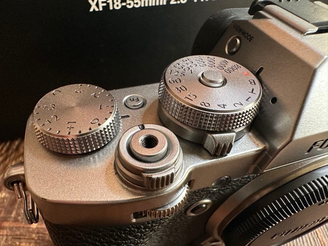 Fujifilm X-T3ミラーレスカメラ18-55㎜レンズハーフレザーケース付