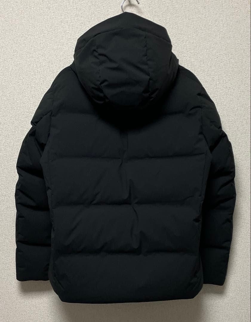 新品未使用 ユニクロ シームレスダウンパーカ