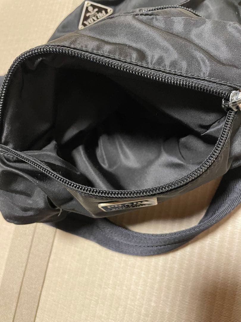 PRADA プラダ　ナイロン　ブラック　ショルダーバッグ