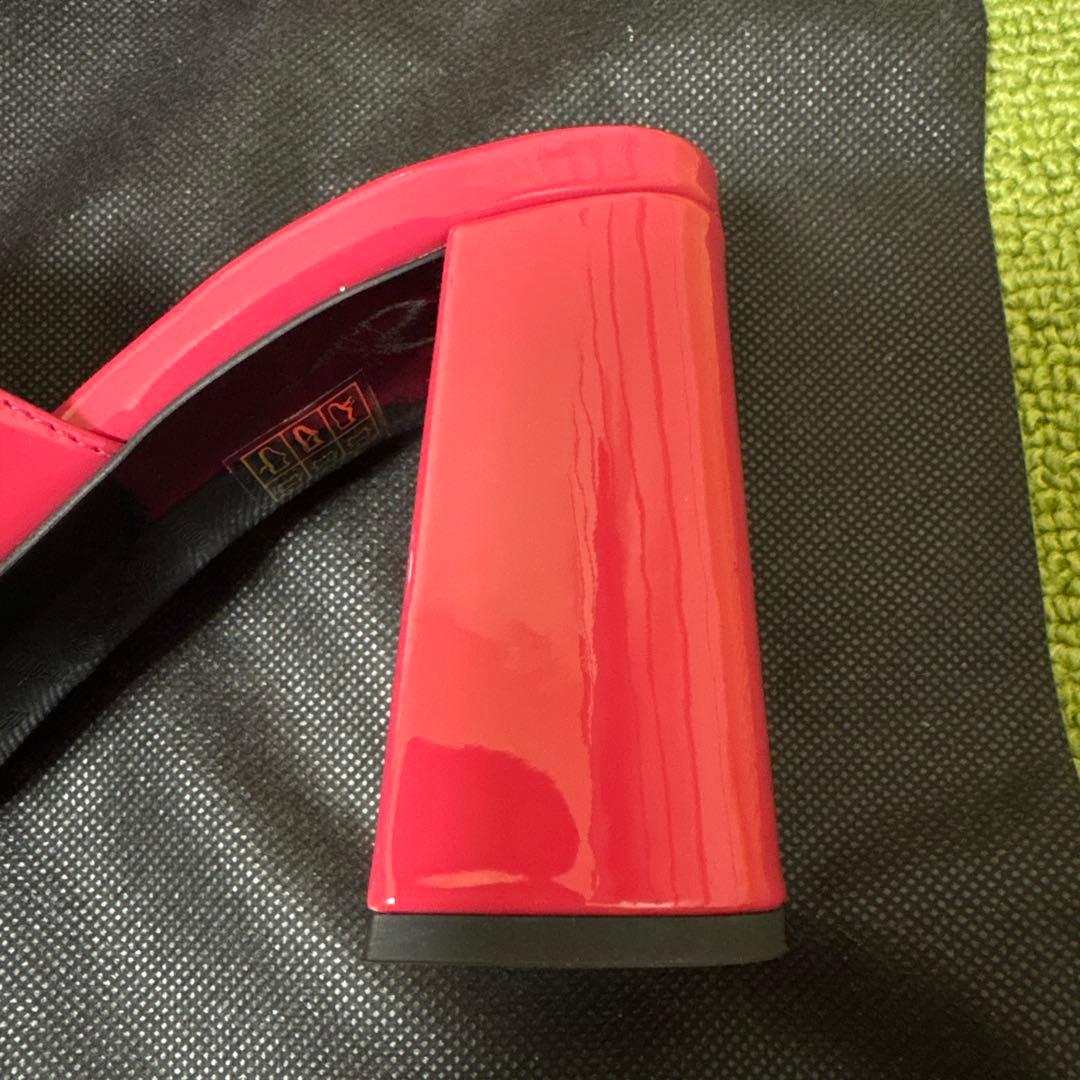 激安VERSACE ピンク メドューサ　スクエアトゥ エナメルミュール 新品