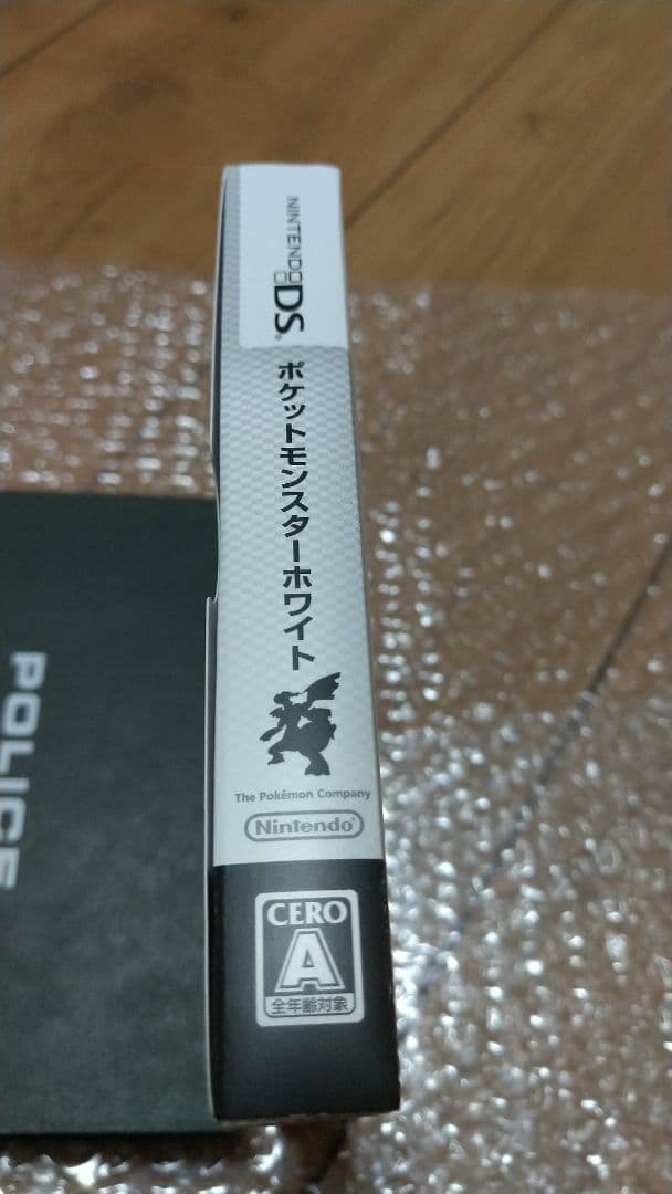 新品未開封 ポケットモンスター ホワイト 美品