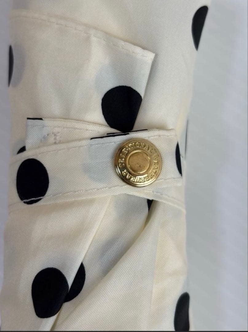 未使用トラディショナルウェザー 晴雨兼用折り畳 み傘ドット柄 UV加工