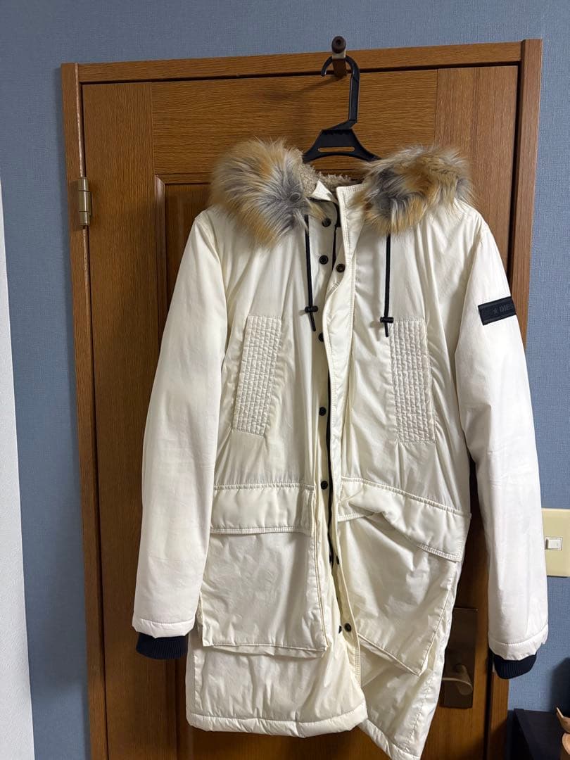 DIESEL ファー付きホワイトダウンコート
