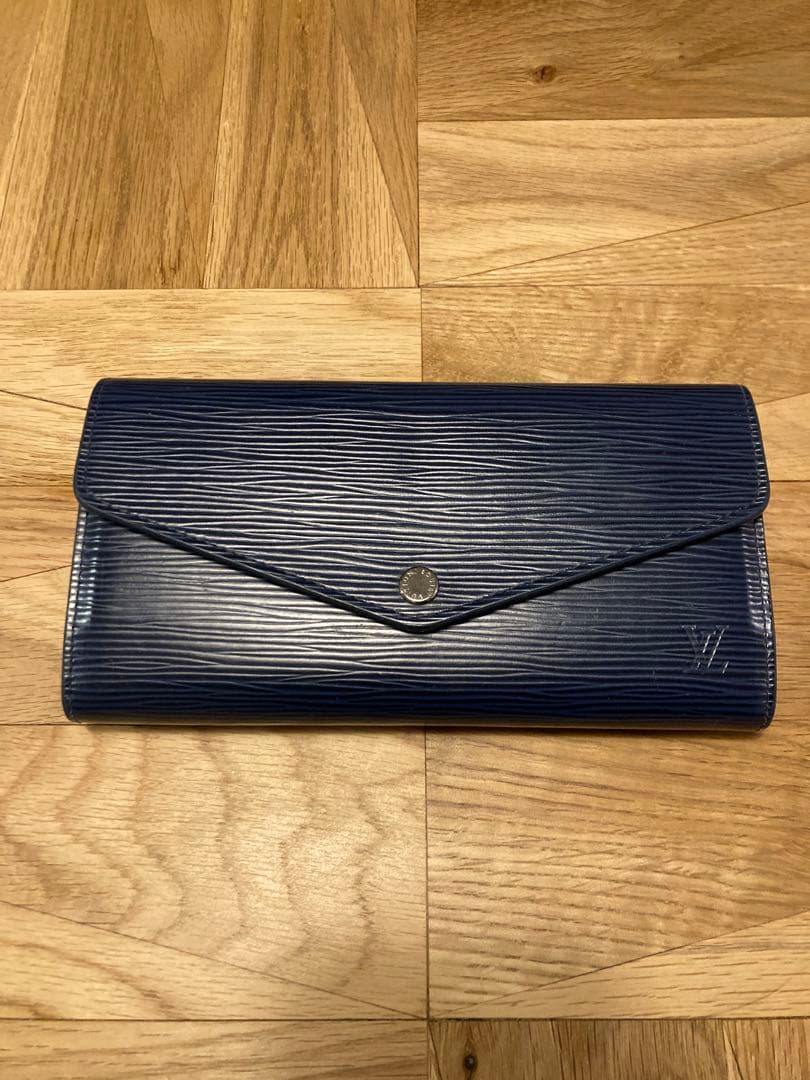 ルイヴィトン LOUIS VUITTONエピレザー 長財布 フラップ式