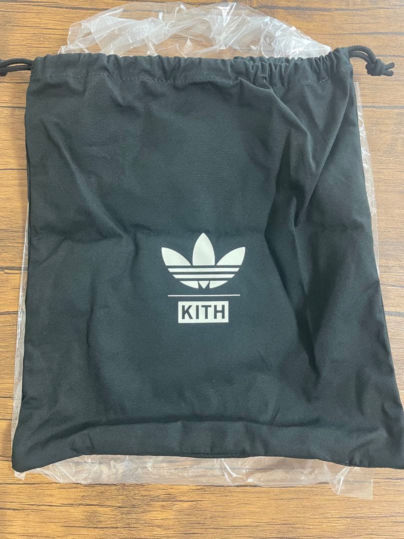 kith adidas レザーショルダーバッグ