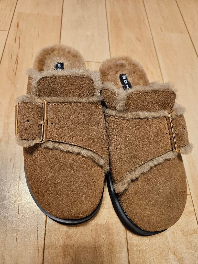 ブラウンファー付きスエードサボ　クロッグ