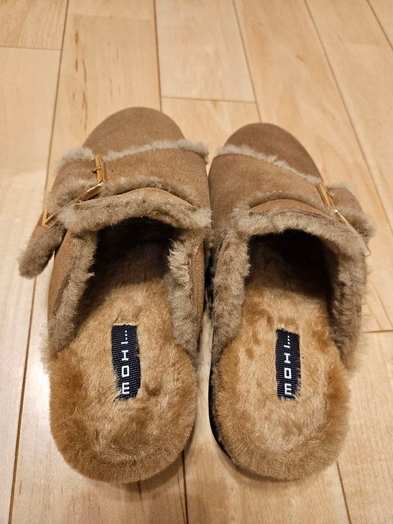 ブラウンファー付きスエードサボ　クロッグ