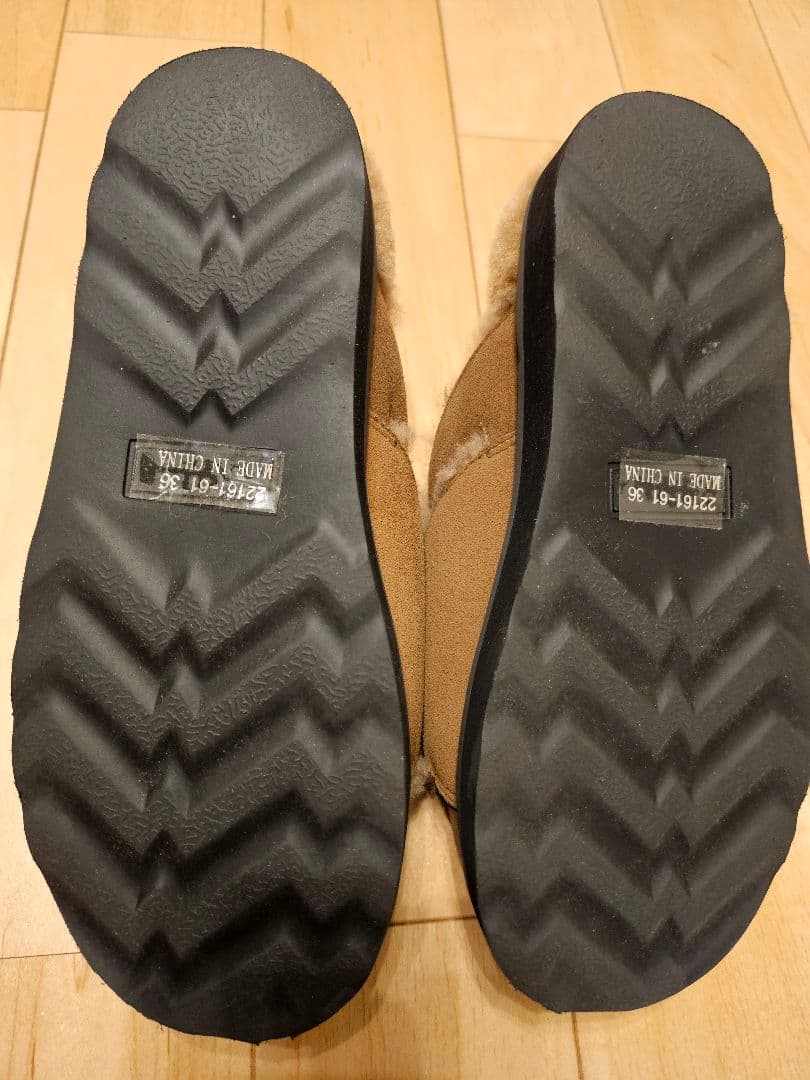 ブラウンファー付きスエードサボ　クロッグ