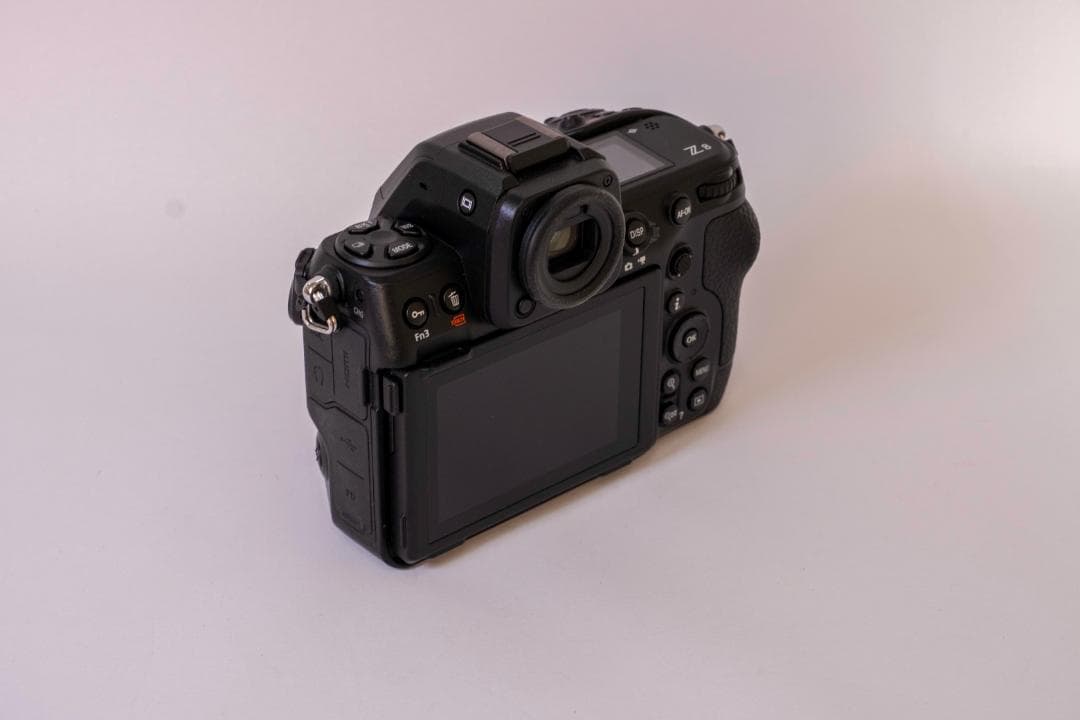 Nikon Z 8 ミラーレス一眼 本体