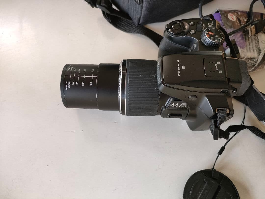 フジフイルムfinepixs8400