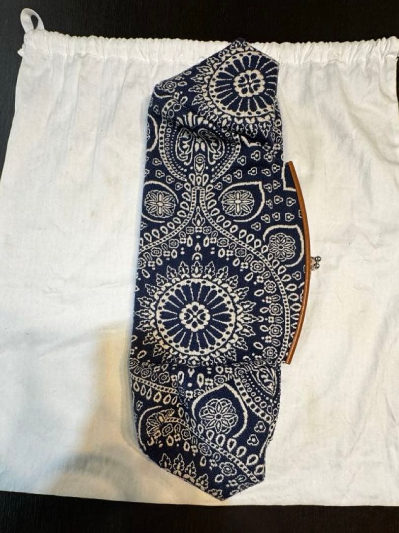 お値下げしました。A VACATION ペイズリー柄 クラッチバッグ