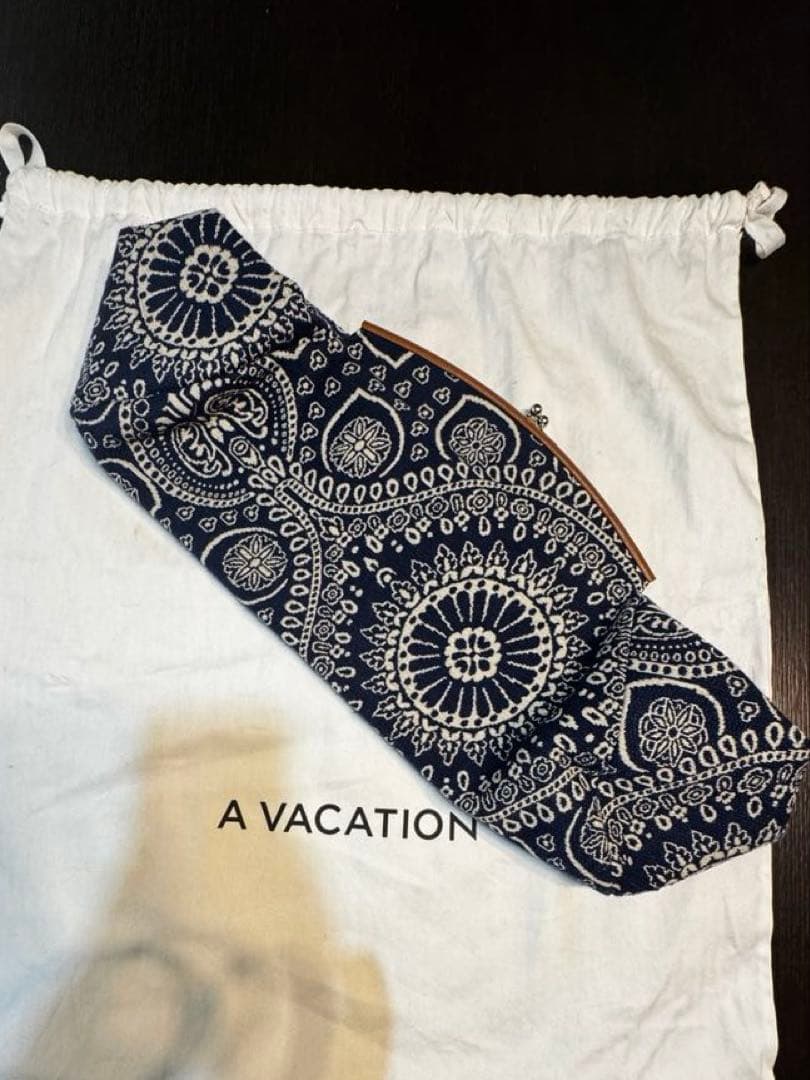 お値下げしました。A VACATION ペイズリー柄 クラッチバッグ