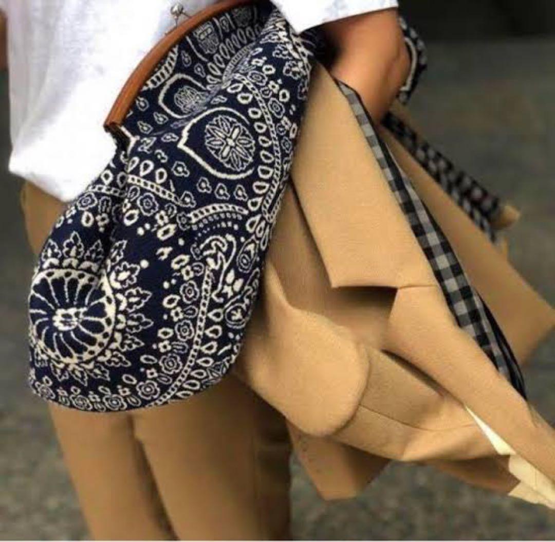 お値下げしました。A VACATION ペイズリー柄 クラッチバッグ