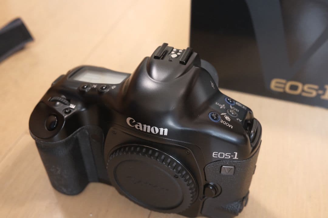 Canon EOS-1V 一眼レフカメラ【箱と説明書付き】