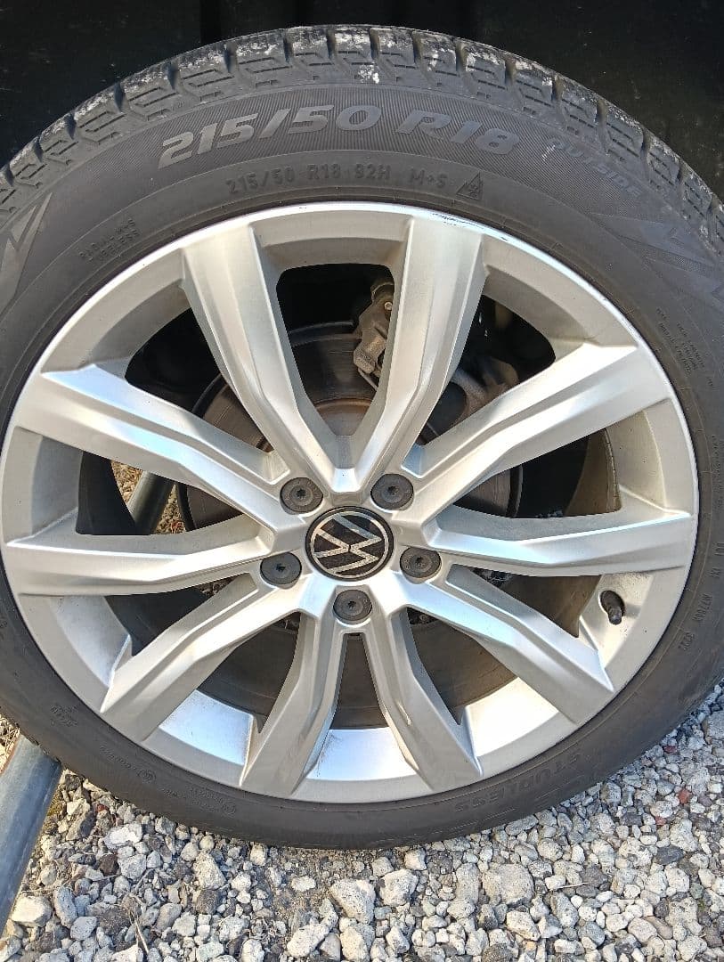 フォルクスワーゲン　ホイール付きスタッドレスタイヤ4本 送料込