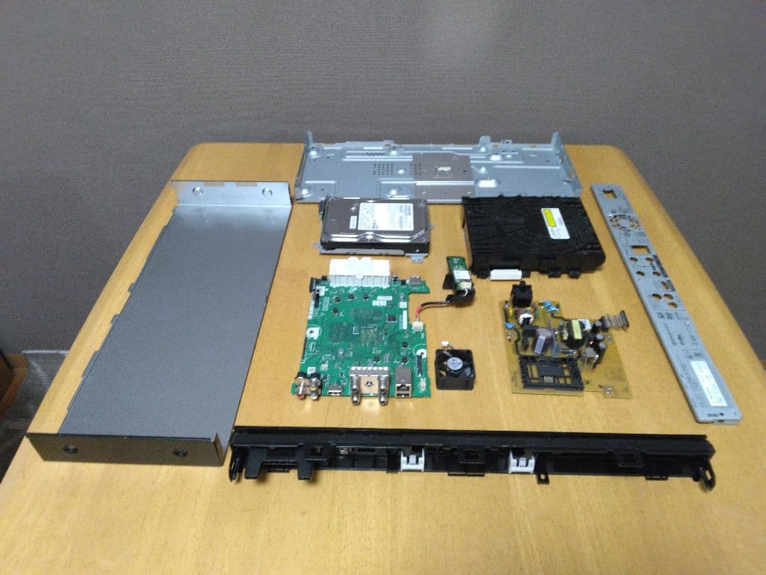 シャープ　ブルーレイレコーダー NT1200 3番組同時録画　保証付き