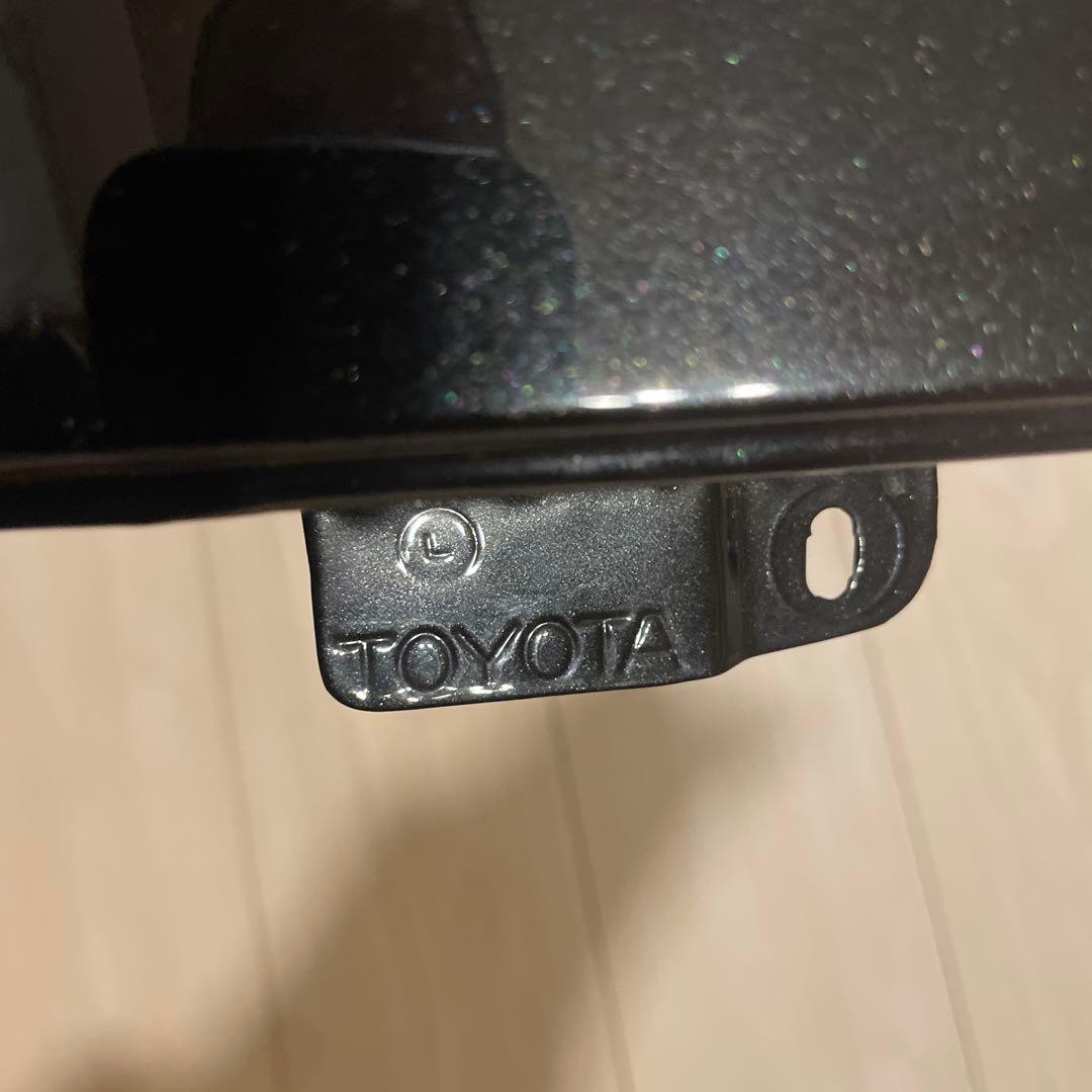 ハイエース　海外トヨタ純正コーナーパネル