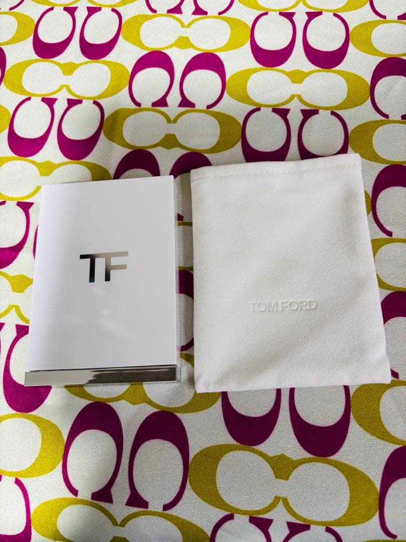 トムフォード ソレイユ アイ カラー クォード / 01SN シャレー ミンク