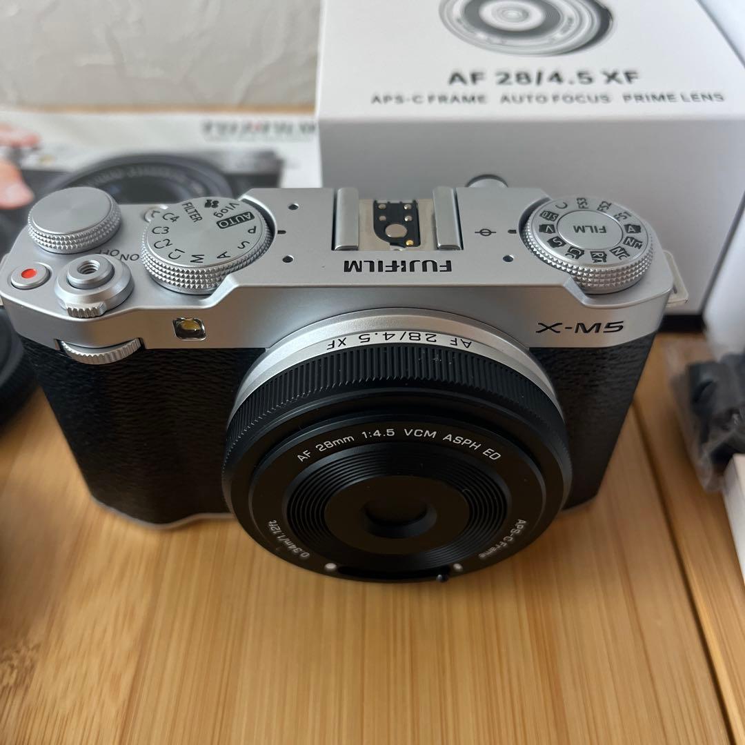 FUJIFILM X-M5 VILTROX AF 28mm F4.5 XFセット