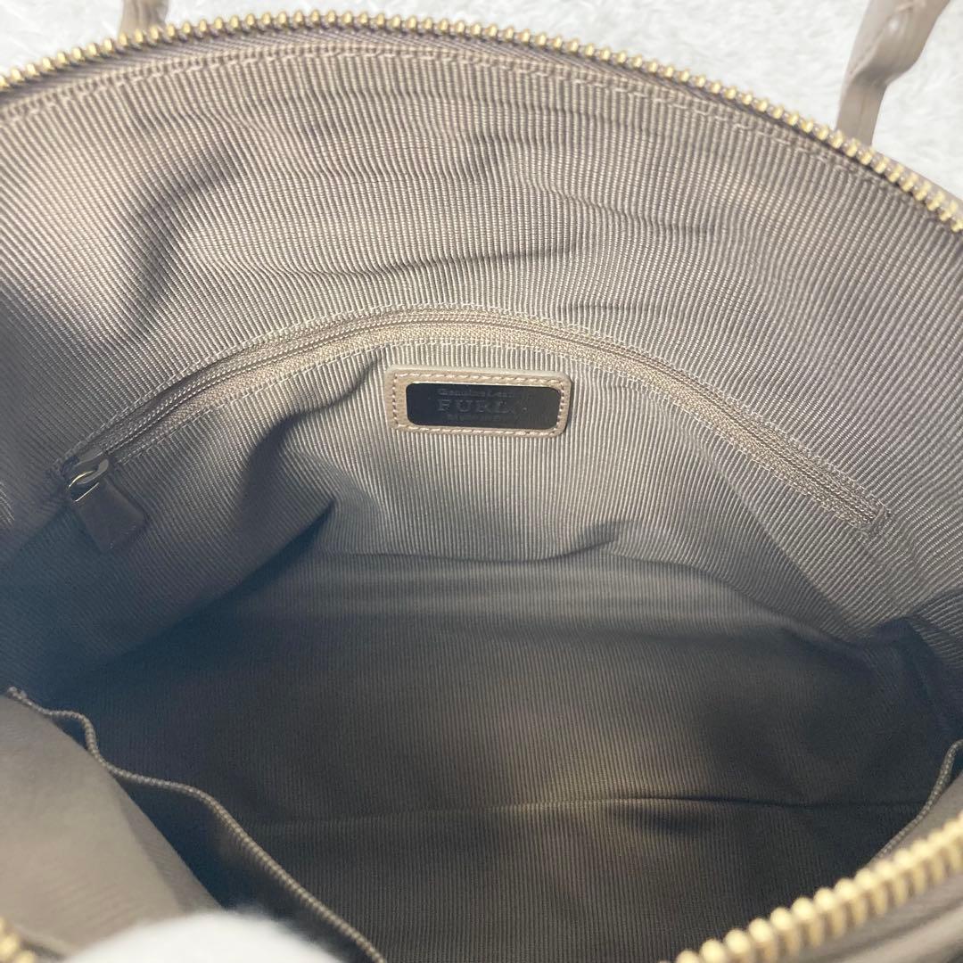 美品✨フルラ　パイパー　M バンドバッグ　ショルダーバッグ　2way レザー