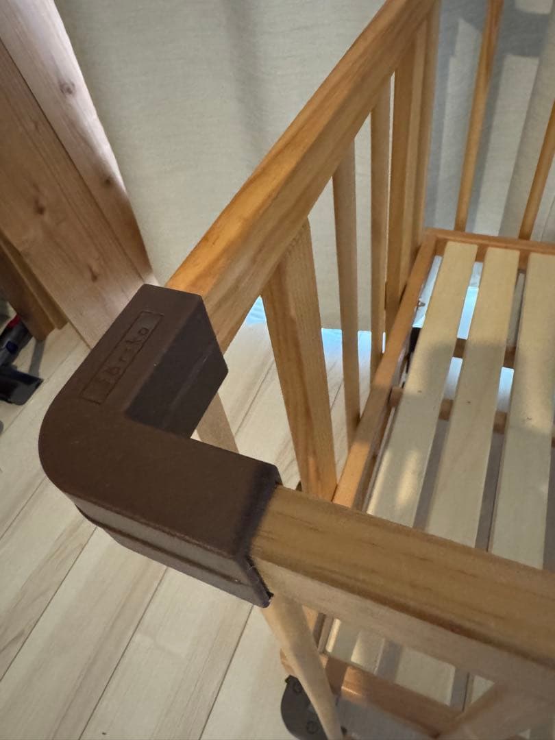 ファルスカ　木製ベビーサークル キャスター付