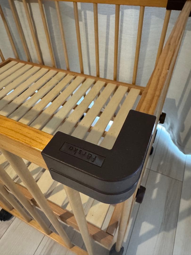 ファルスカ　木製ベビーサークル キャスター付