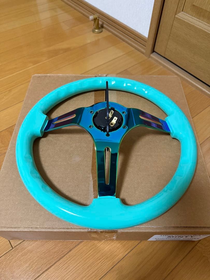 アベニュー　AVENUEステアリング　ミント　美品