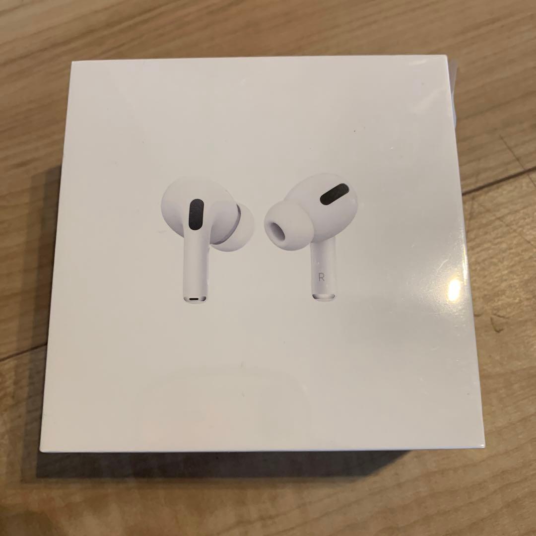 AirPods Pro  イヤホン　Apple