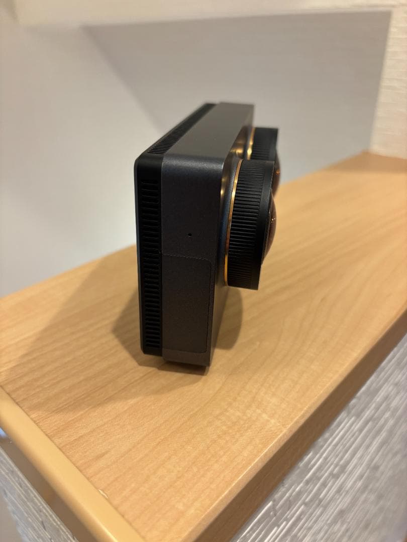 CALF x VISINSE プロフェッショナル 8K 3D VR180 カメラ