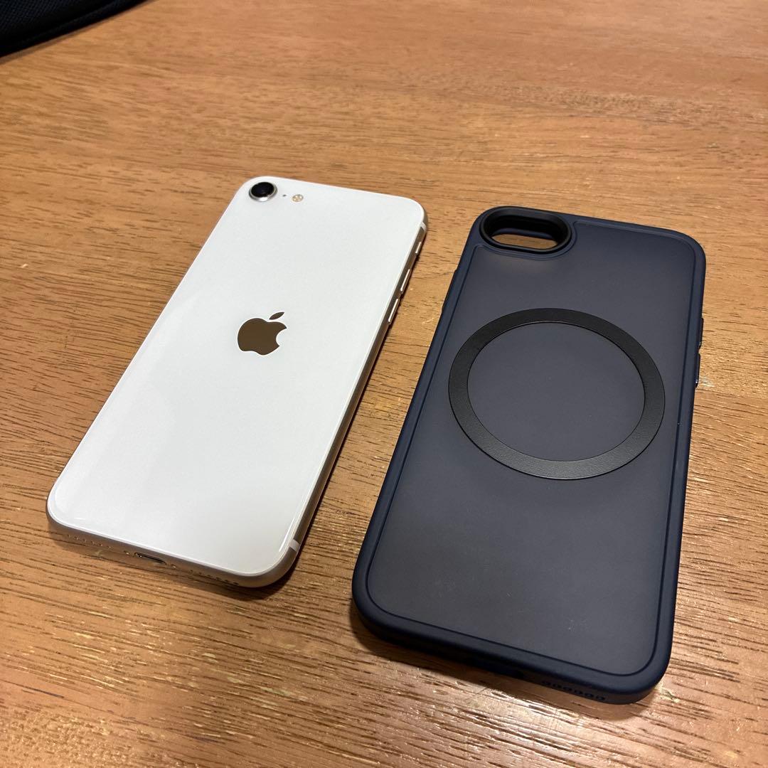 美品　iPhone se3 64GB バッテリー100%