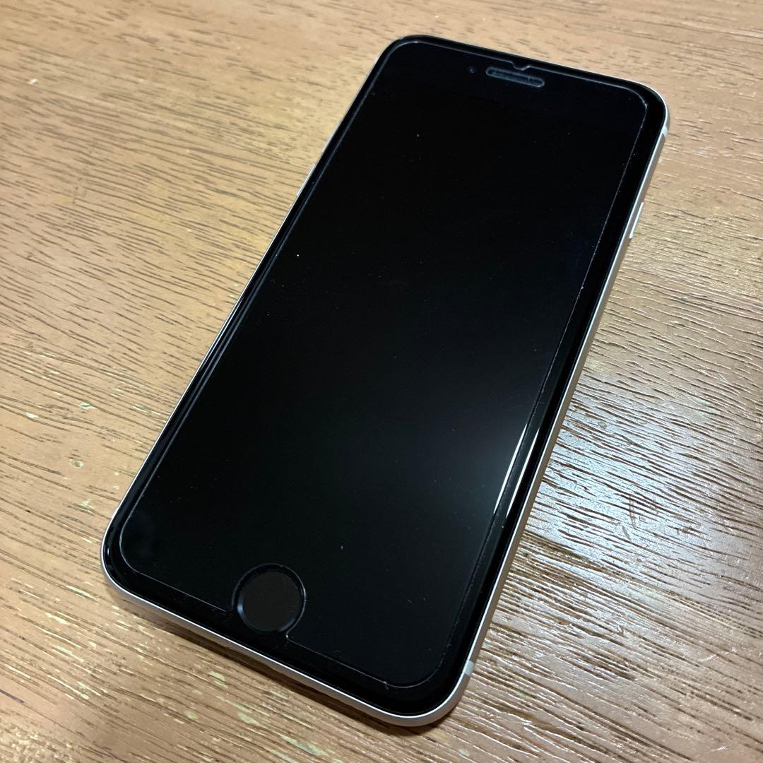 美品　iPhone se3 64GB バッテリー100%