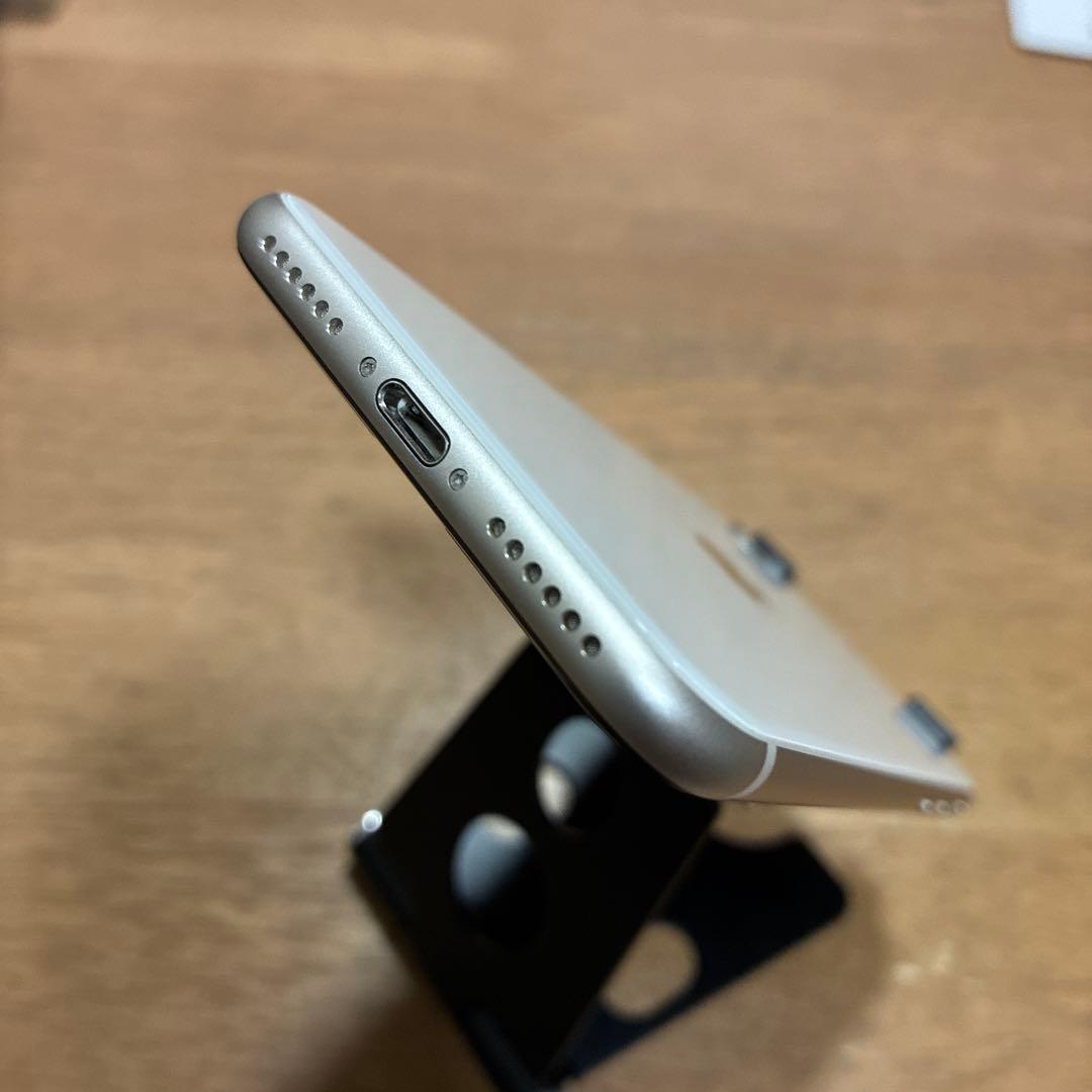 美品　iPhone se3 64GB バッテリー100%