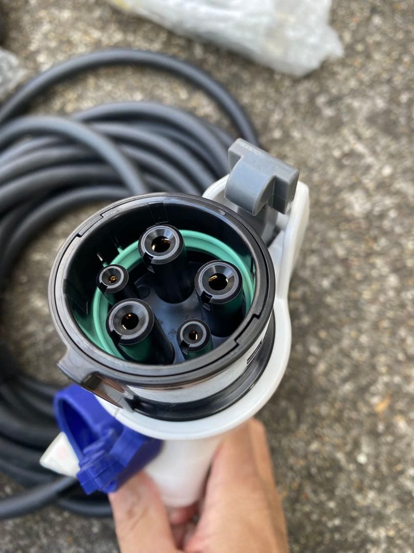 三菱アウトランダーPHEV 純正200V充電ケーブル　電気自動車　CHAdemo