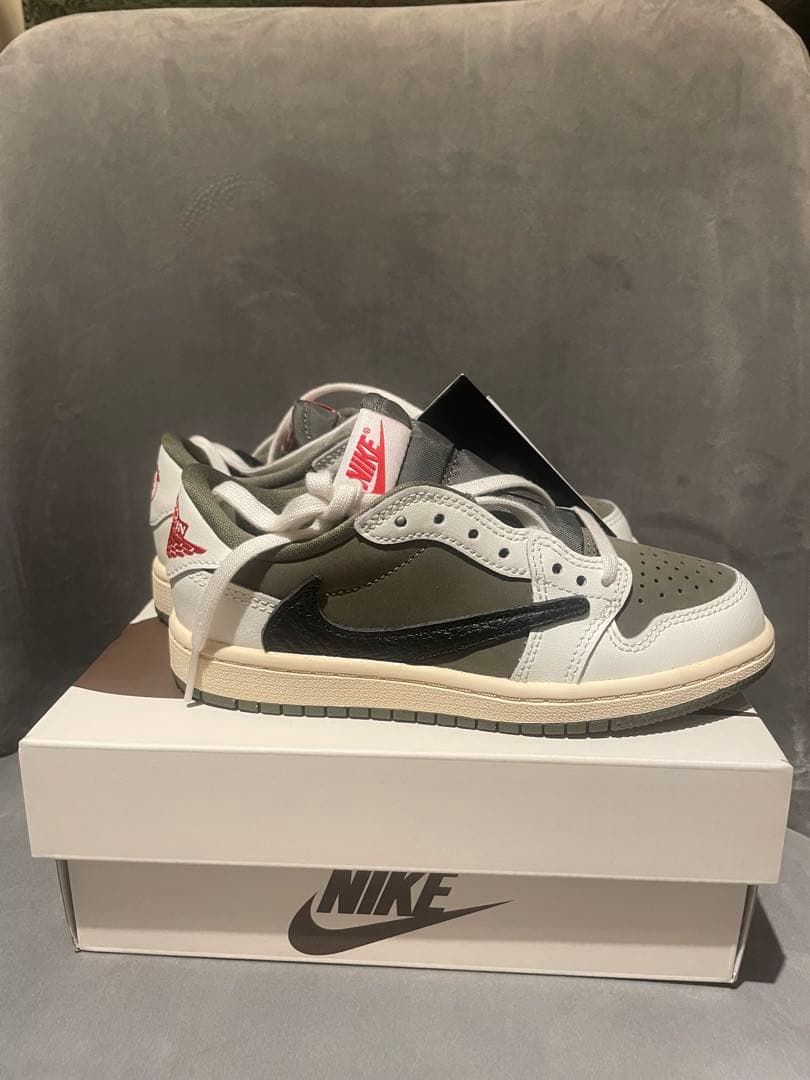 ジョーダン1 low Travis 18.5cm