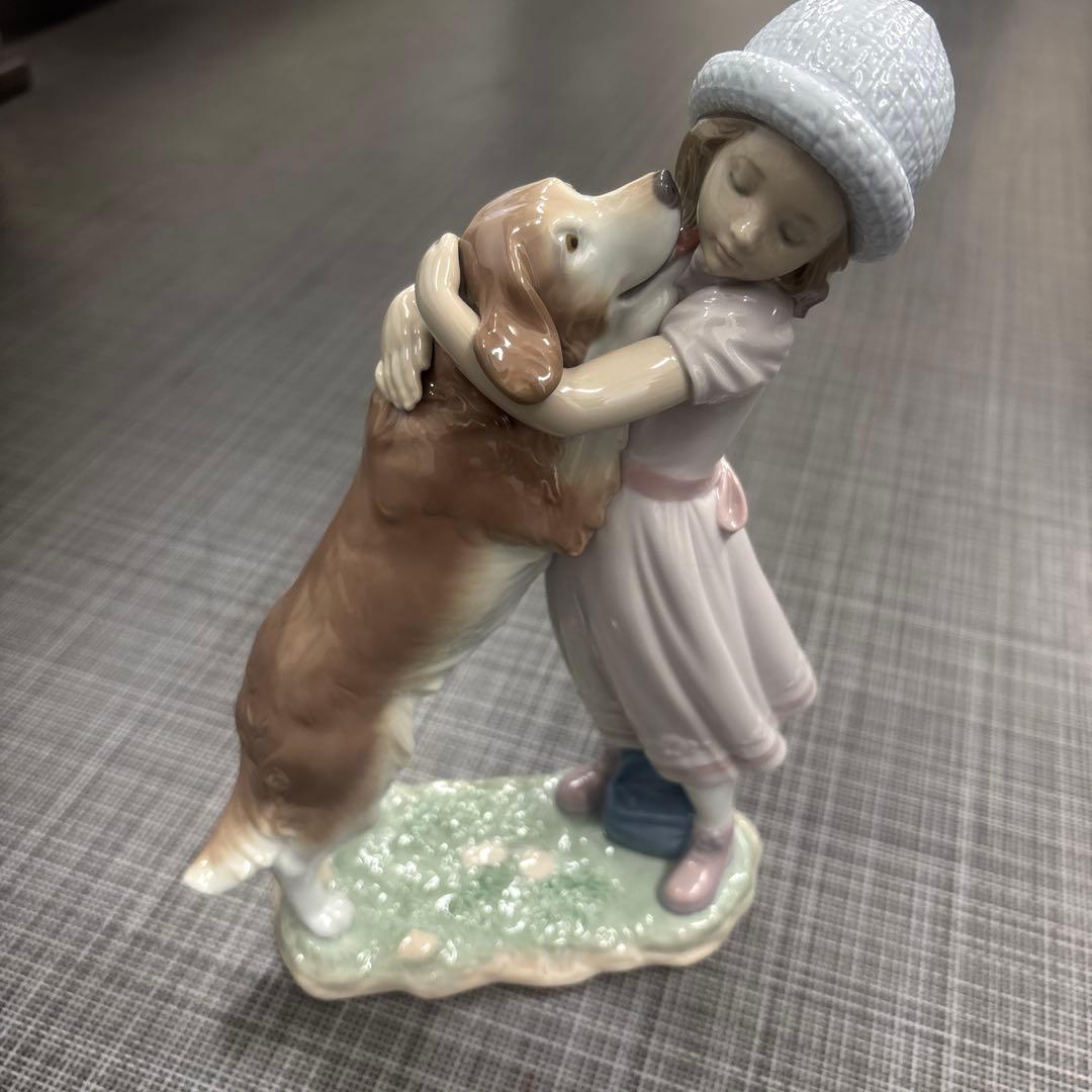 さら　リヤドロ　少女と犬の陶器フィギュア