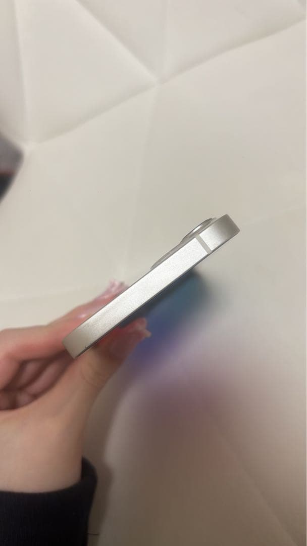 iPhone 13 128GB 本体 スターライト