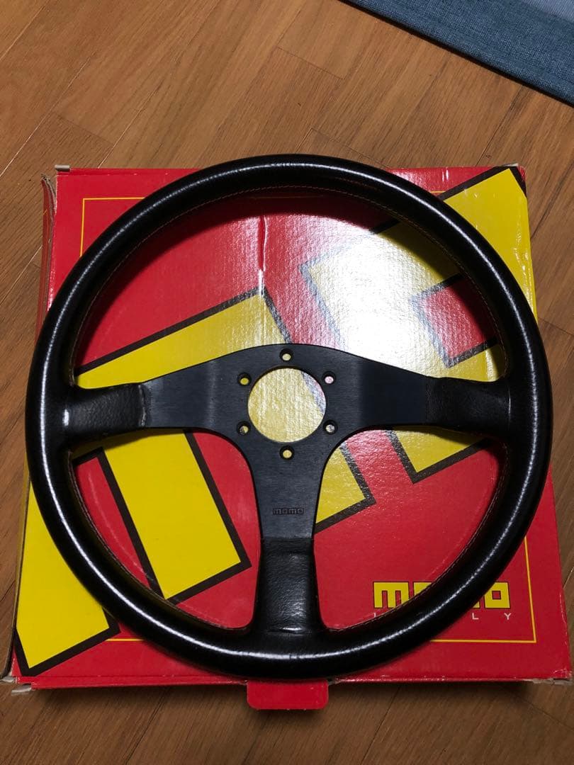 MOMO ステアリング　TYP-D35