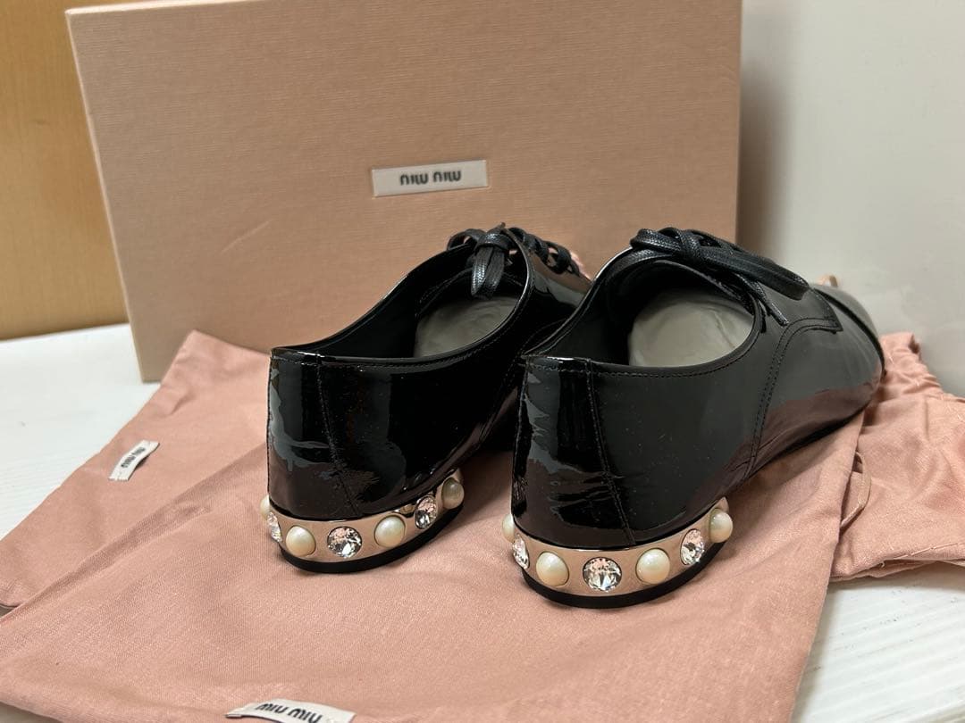 未使用　miumiu ミュウミュウ シューズ 35 1/2 エナメルブラック