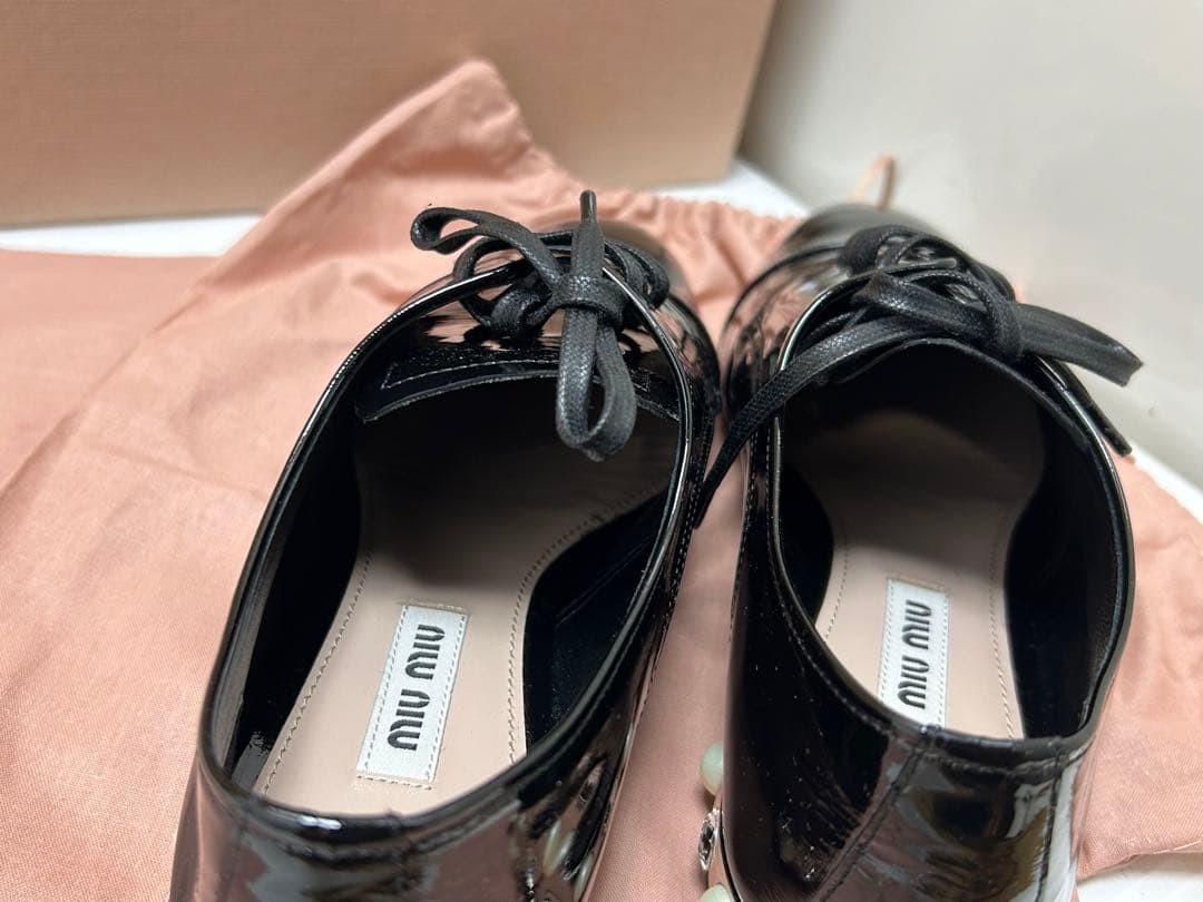 未使用　miumiu ミュウミュウ シューズ 35 1/2 エナメルブラック